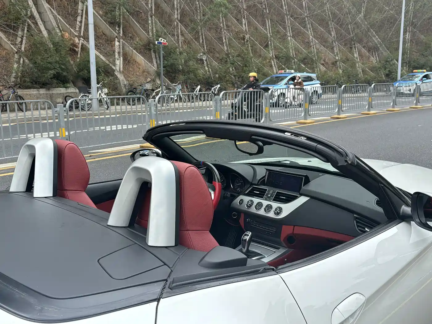 BMW Z4 2013 sDrive20i Leading фото 12