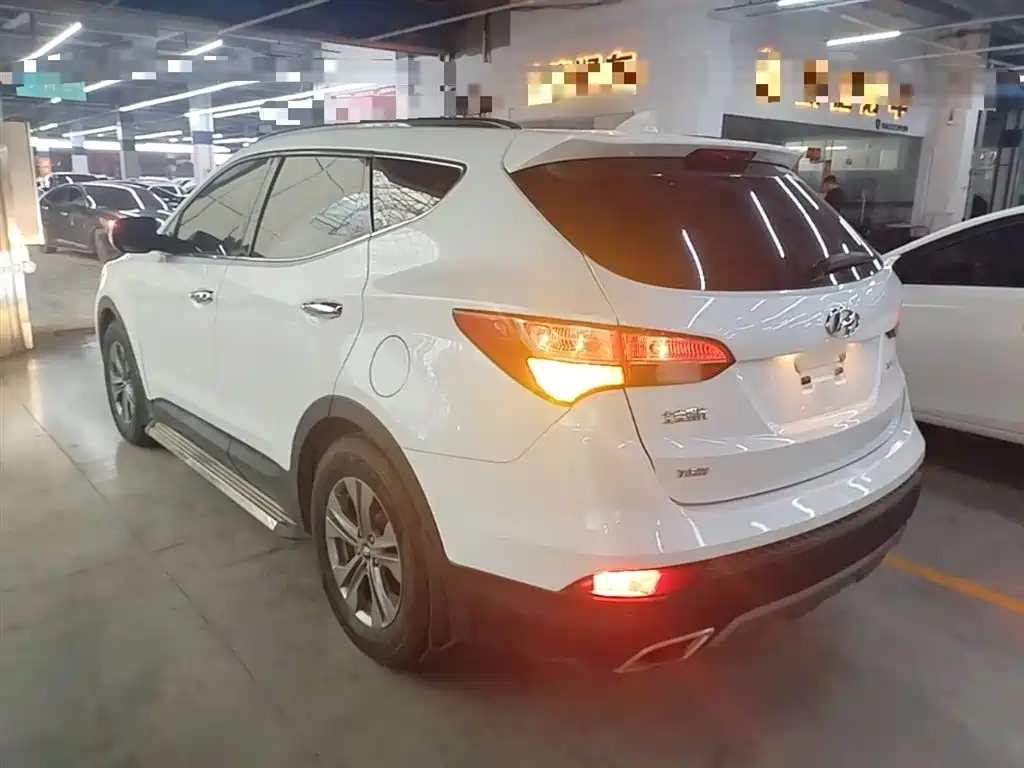 Hyundai Santa Fe 2015 2.0T Automatic 2WD Smart 5-Seater фото 5