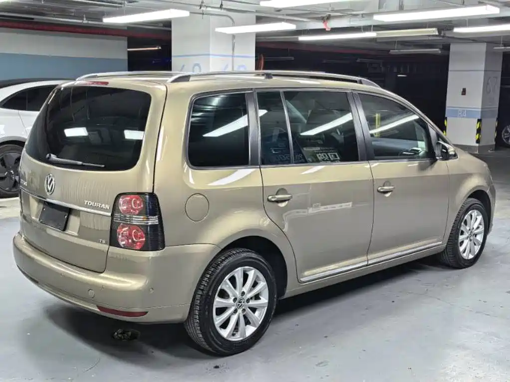 صورة 11 - Volkswagen Touran