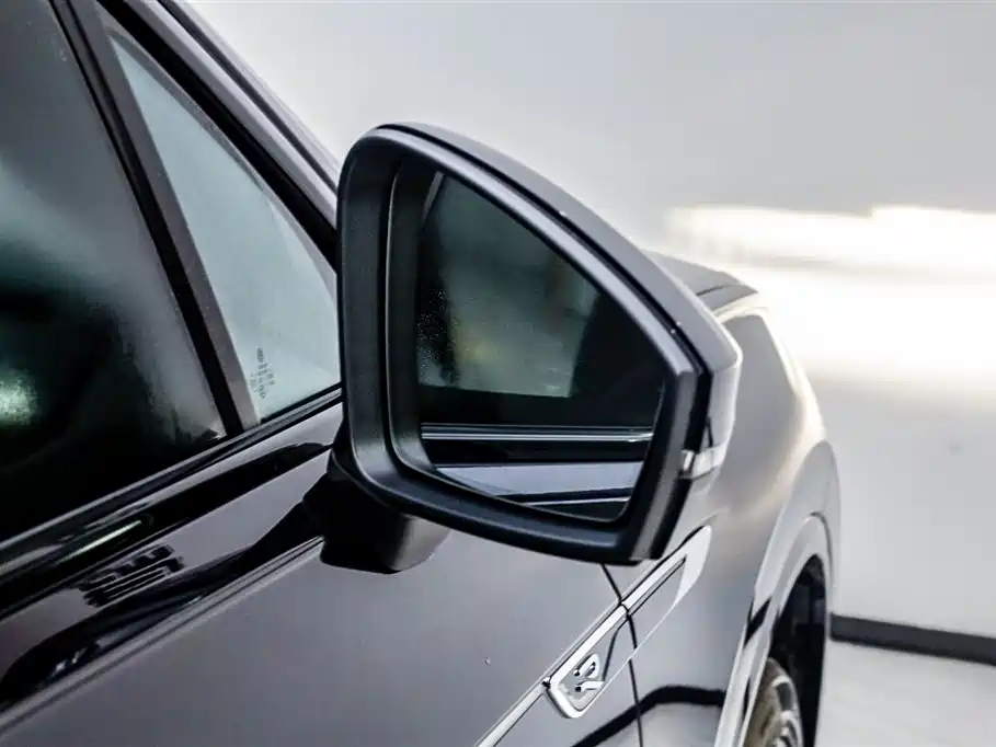 Volkswagen Touareg 2021 3.0TSI Sharp Edition with Gloss Black Sports Package фото 29