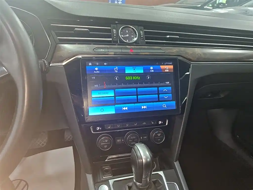 Volkswagen Magotan 2018 Facelift 330TSI DSG Luxury фото 13