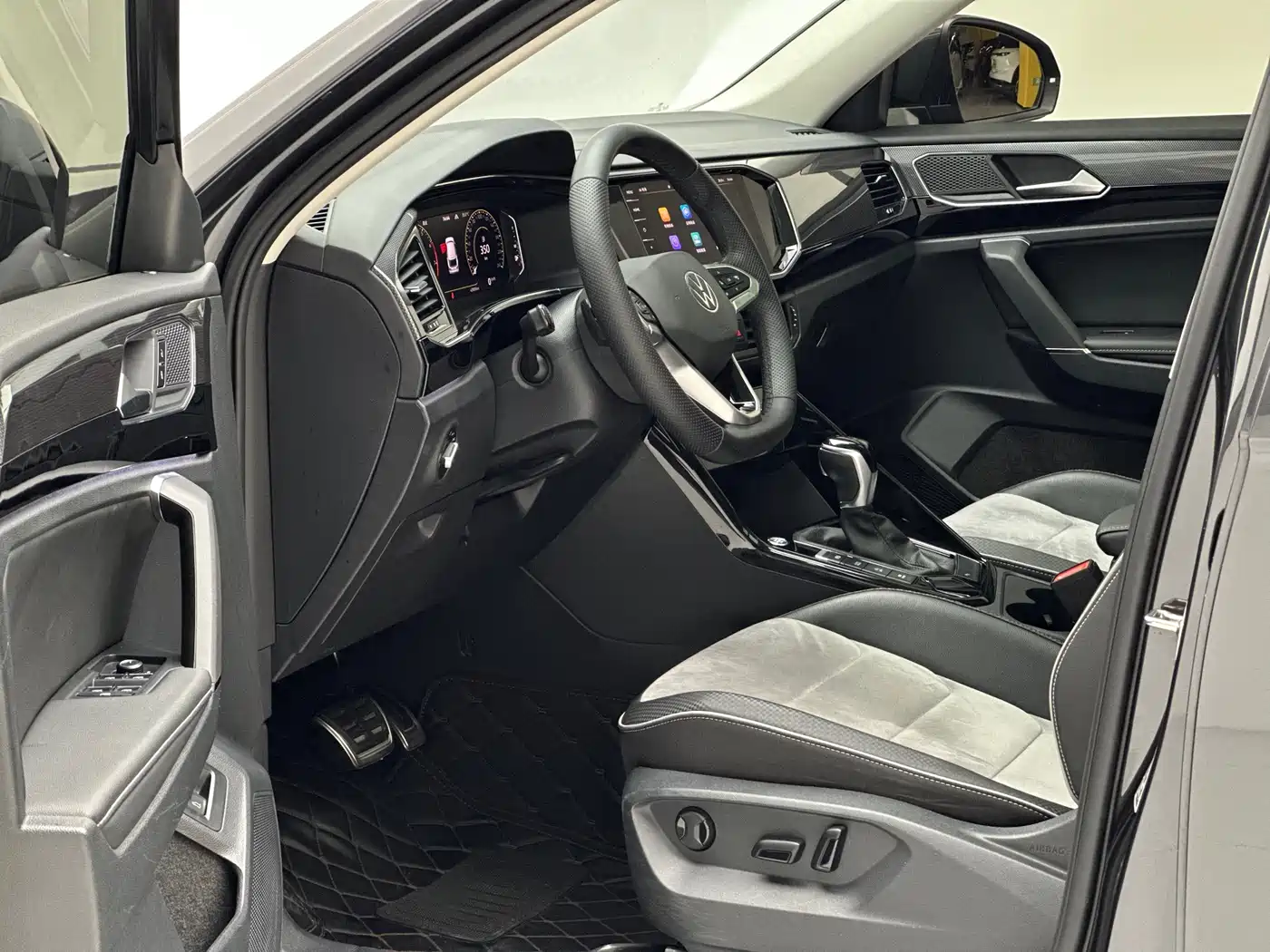 Volkswagen Tayron X 2020 330TSI 2WD Premium Smart Edition фото 13