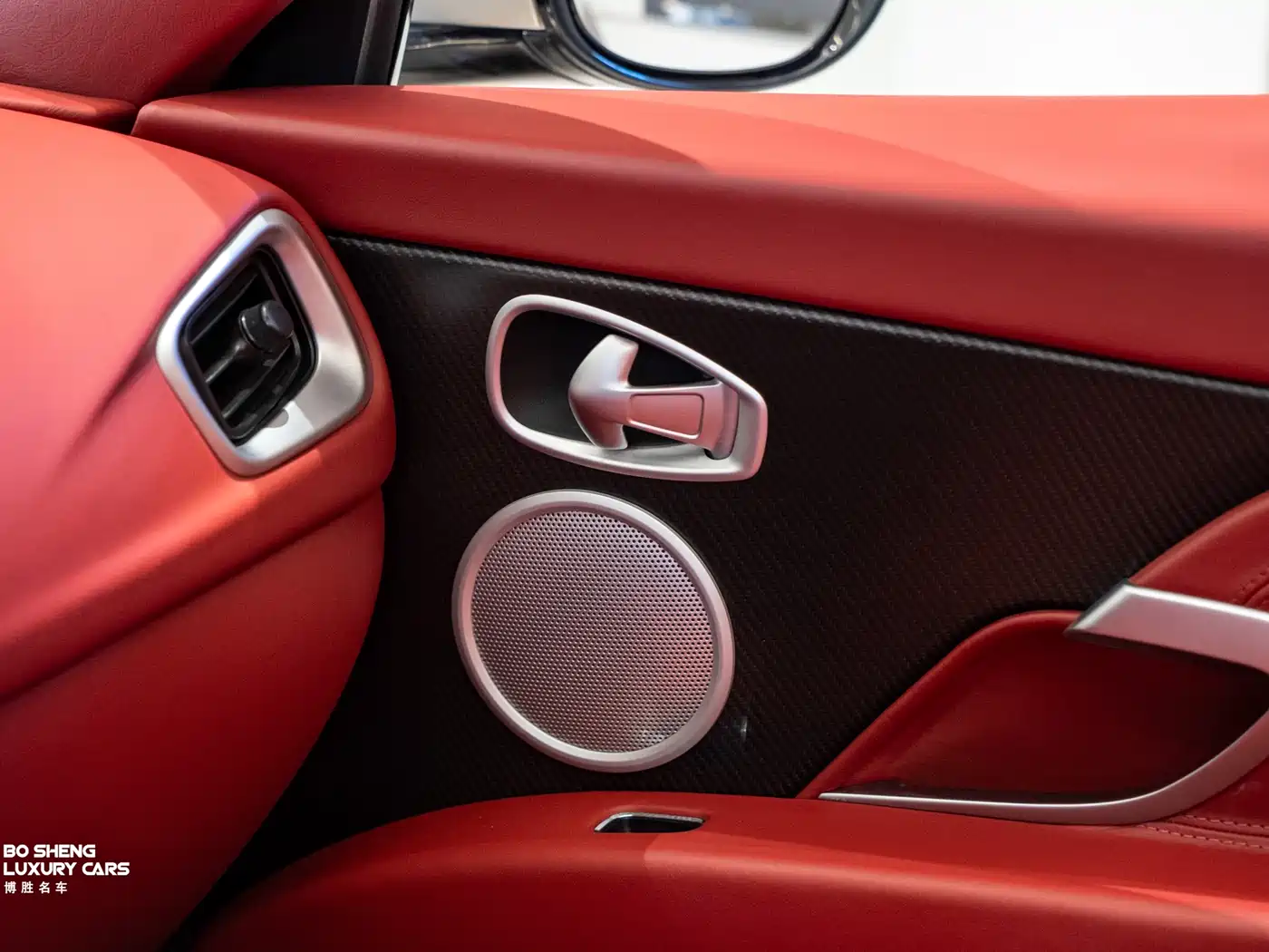 Aston Martin DB11 2019 4.0T V8 Volante фото 32