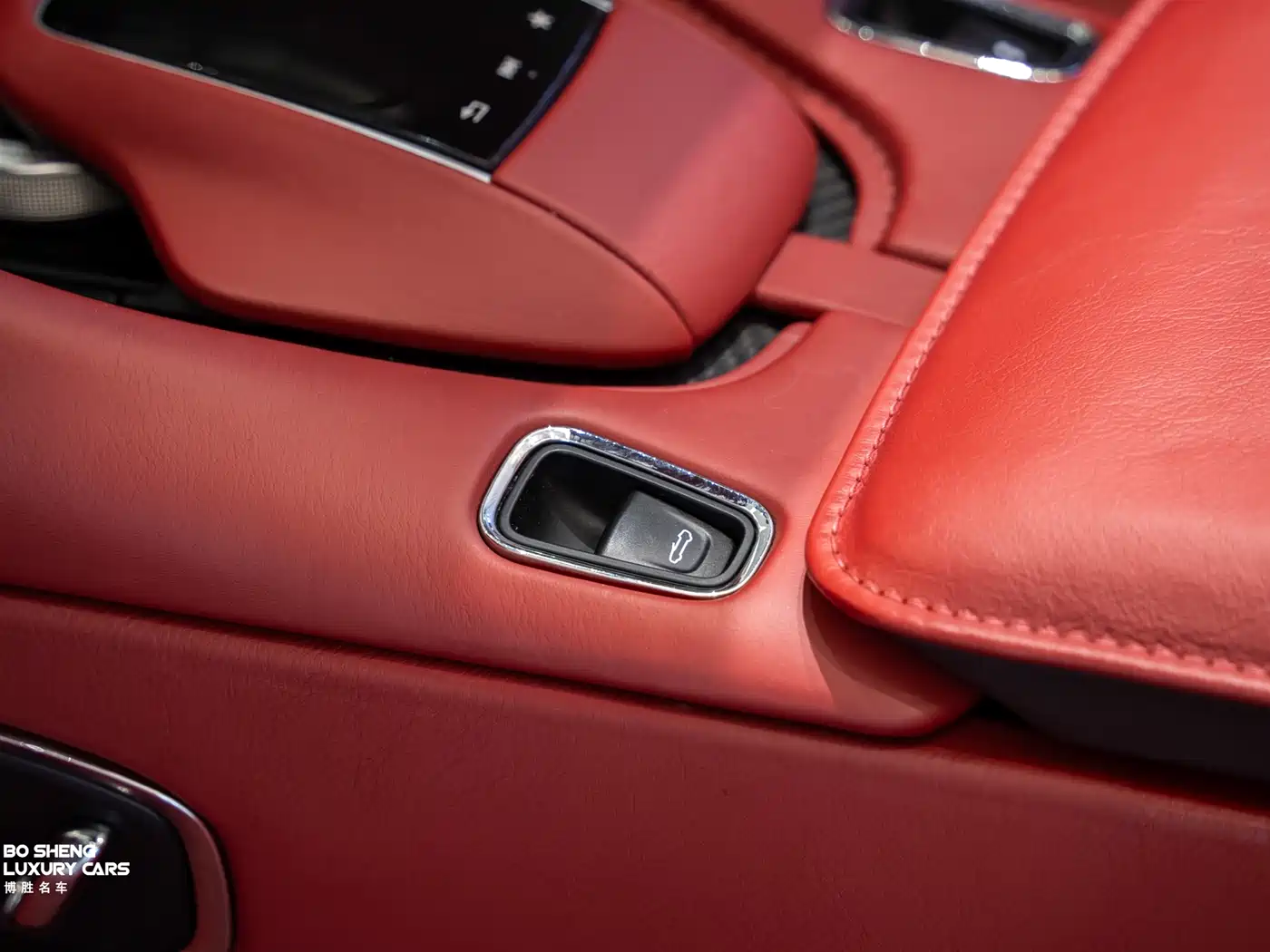 Aston Martin DB11 2019 4.0T V8 Volante фото 33
