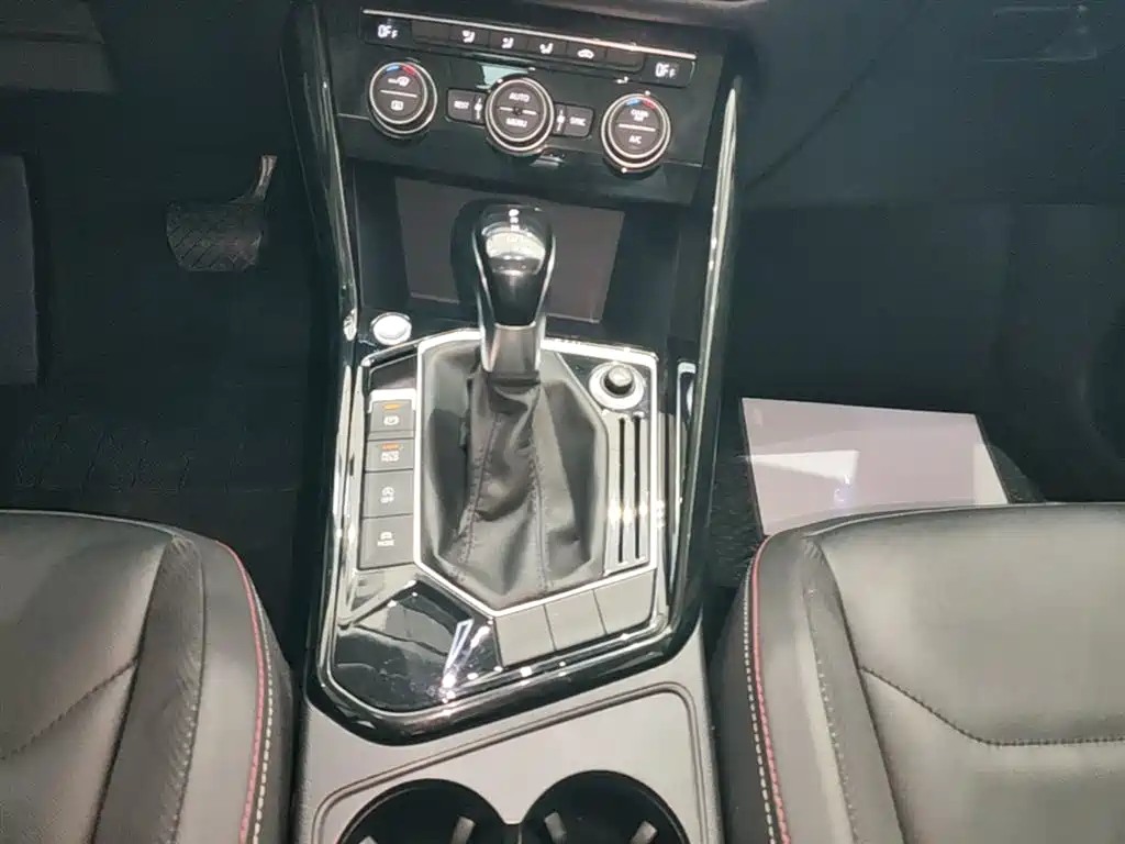 Volkswagen Tayron 2019 330TSI 2WD Luxury China VI фото 14