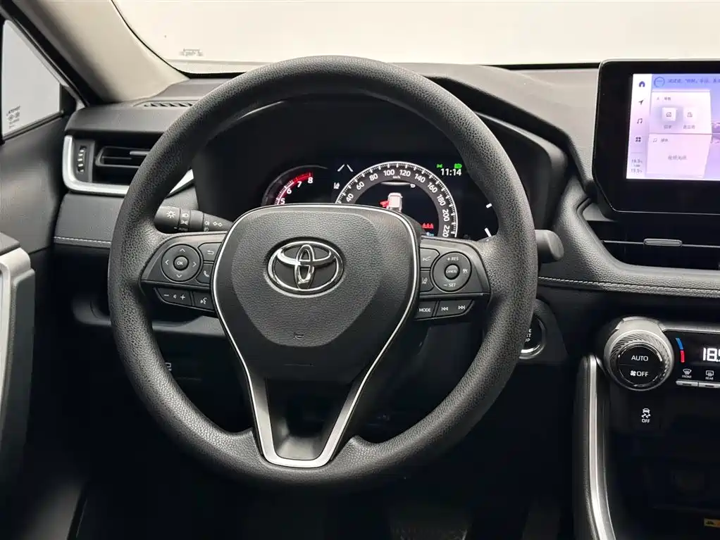 Toyota RAV4 Rongfang 2023 2.0L CVT 2WD Fashion Edition фото 12