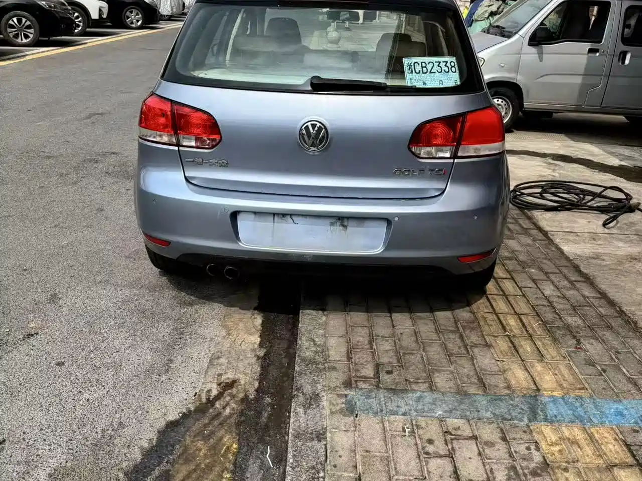 Photo 5 - Volkswagen Golf