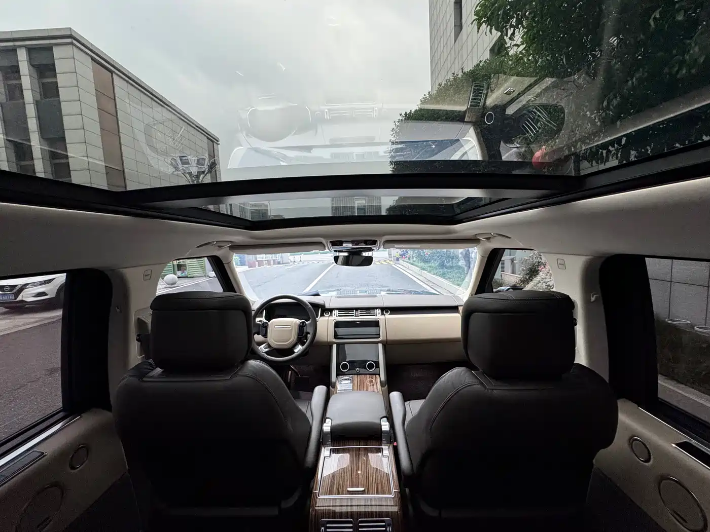 Land Rover Range Rover 2018 3.0 SC V6 Vogue Heritage Extended Edition фото 38