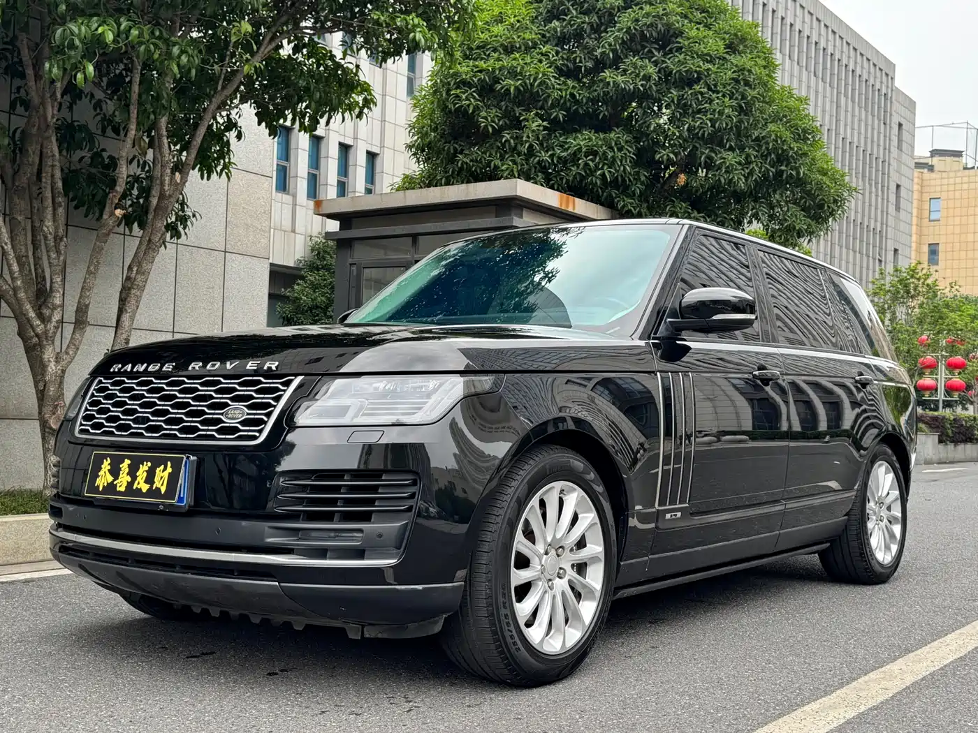 Land Rover Range Rover 2018 3.0 SC V6 Vogue Heritage Extended Edition фото 4