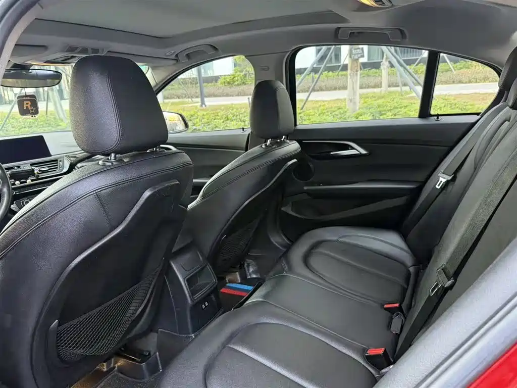 BMW 1 Series 2019 120i Leading M Sport Package фото 13