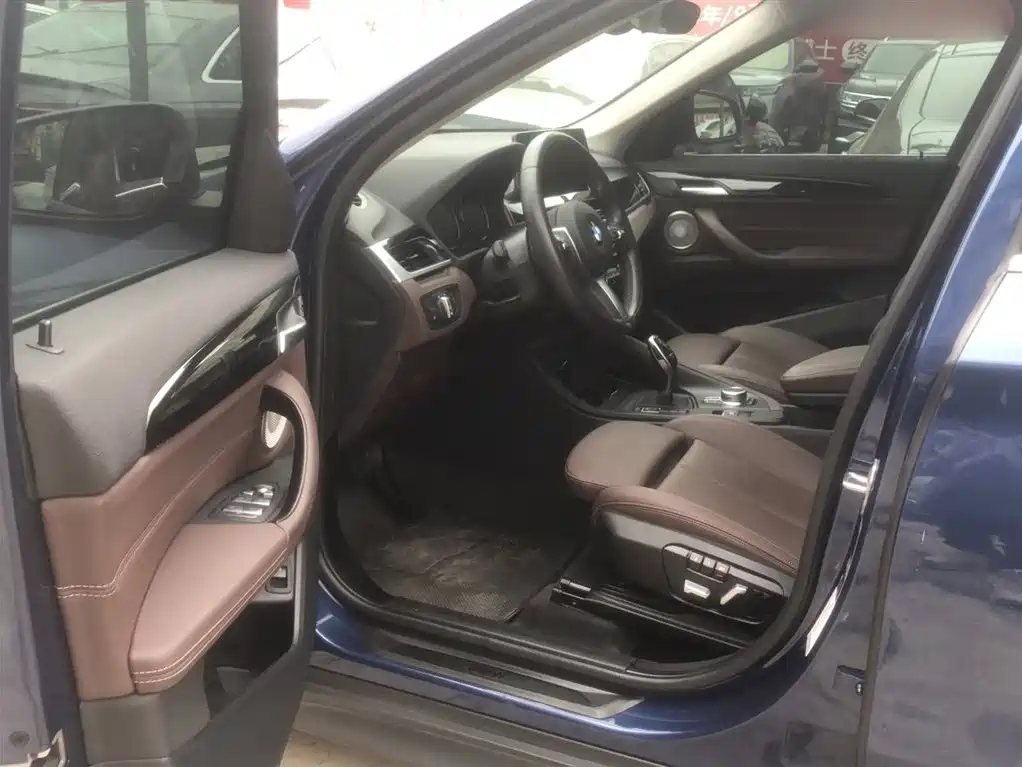 BMW X1 2022 sDrive25Li Leading фото 13
