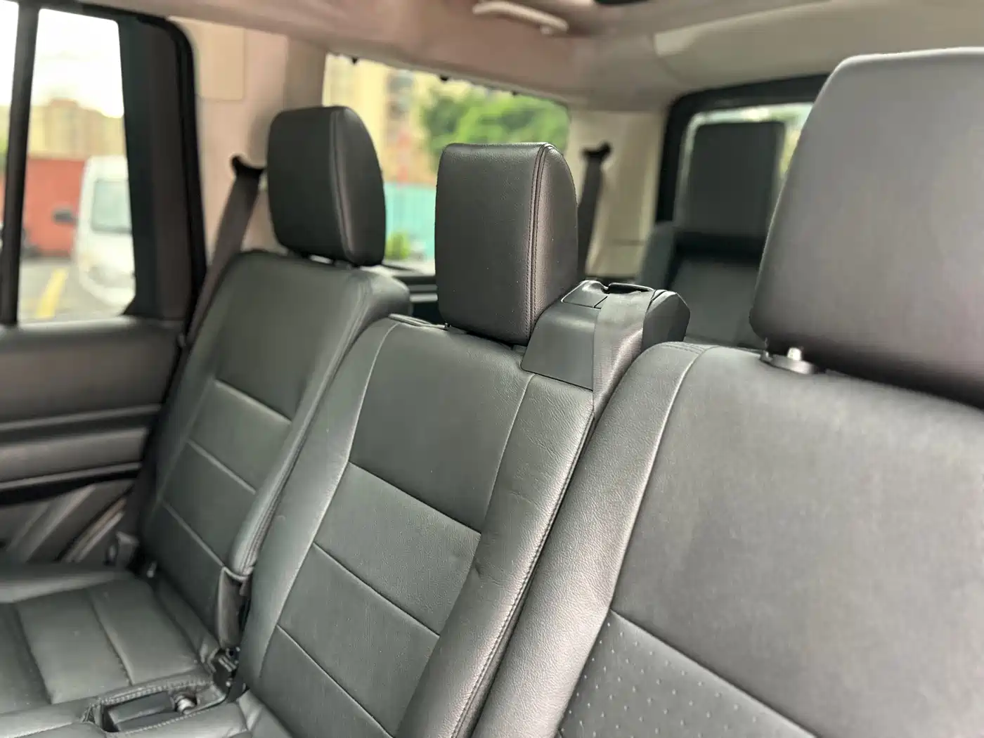 Land Rover Discovery 2009 Model 2.7 TDV6-S фото 16