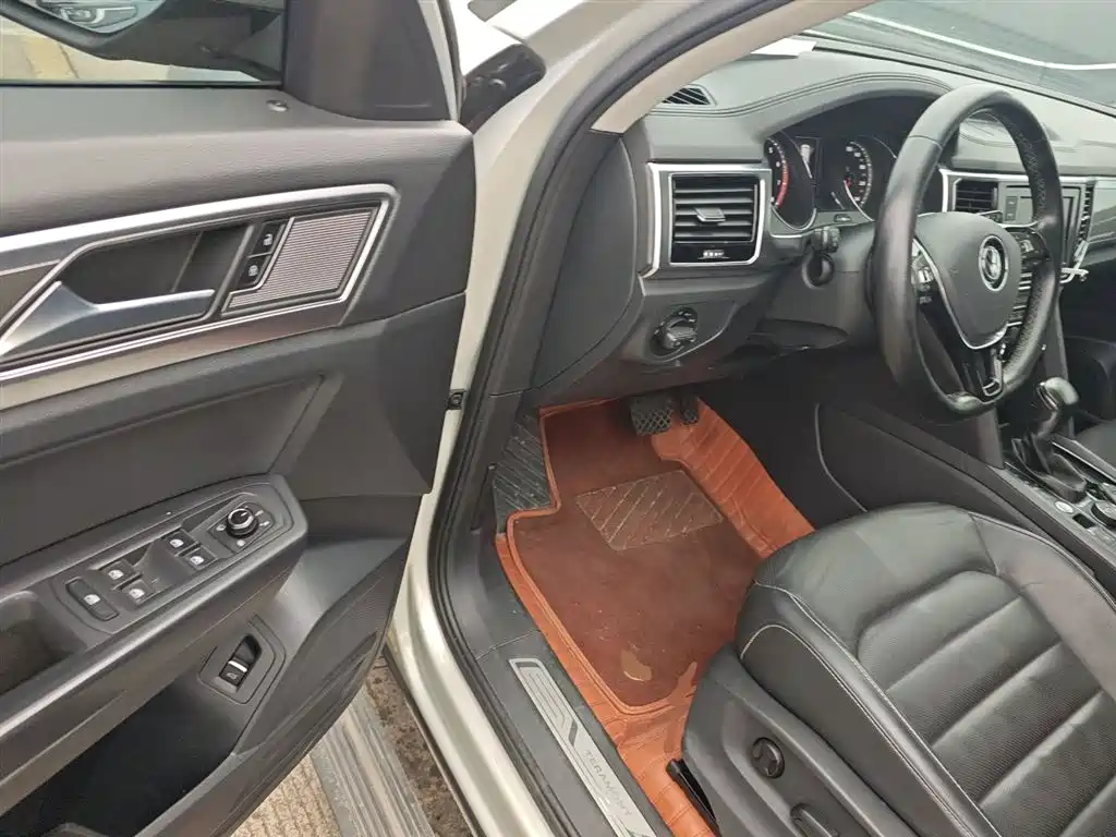 Volkswagen Teramont 2019 380TSI 4WD Luxury Edition China VI фото 16