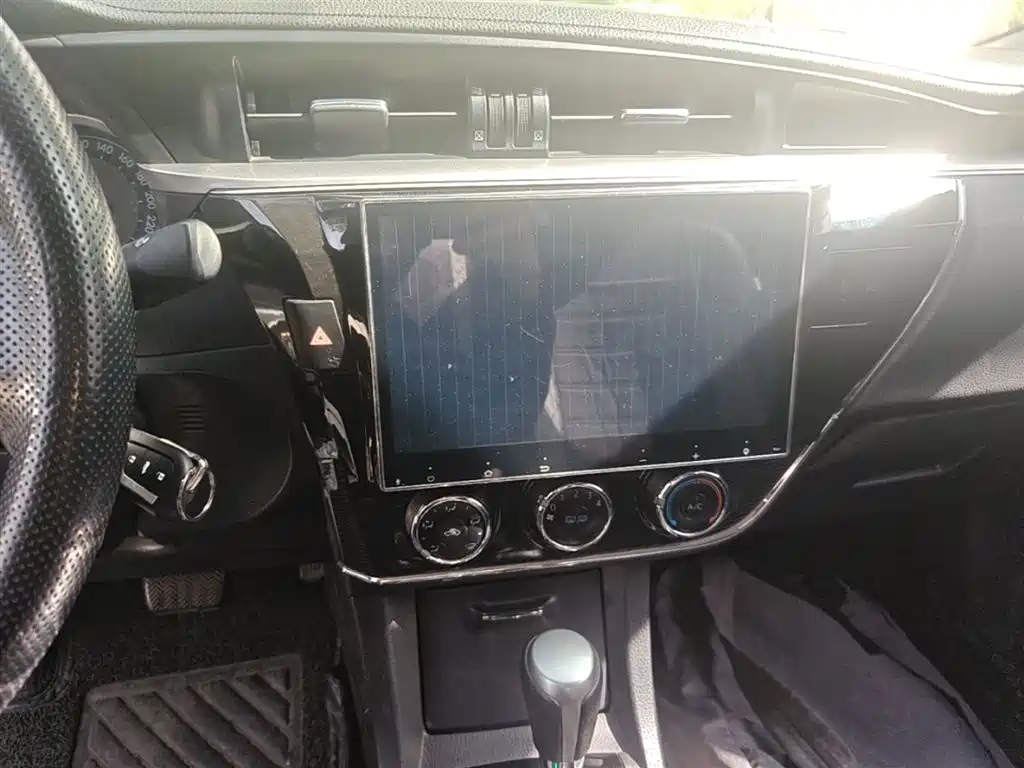 Toyota Corolla 2014 1.6L CVT GL-i фото 13
