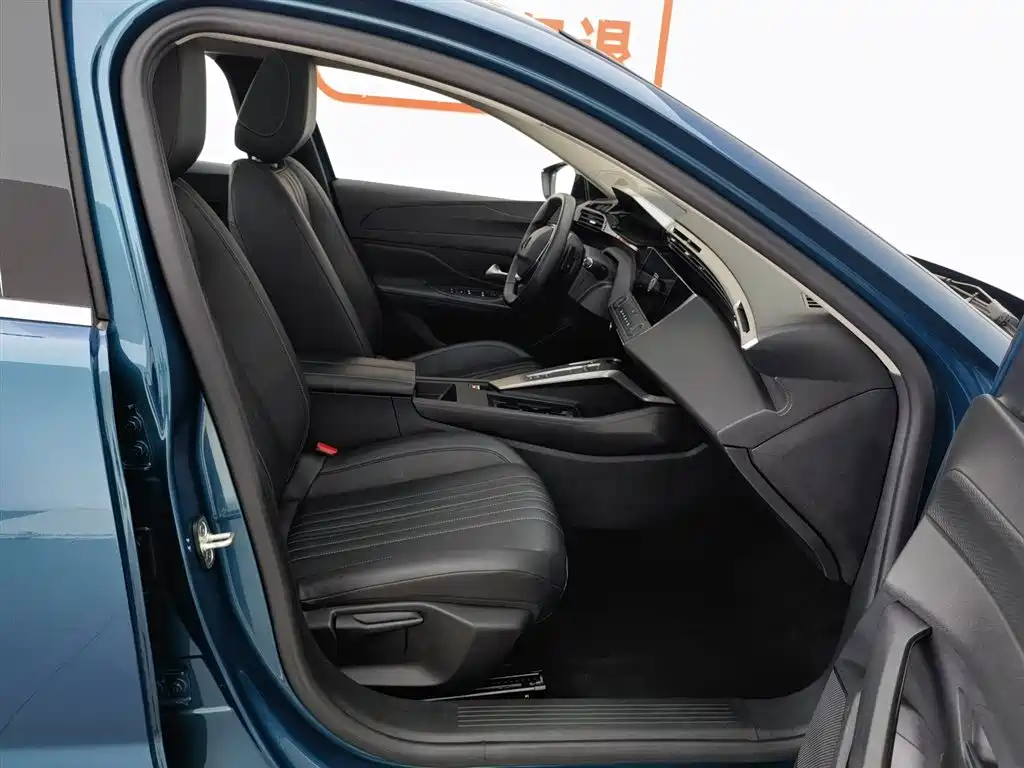 Peugeot 408X 2023 Gravity Edition фото 23