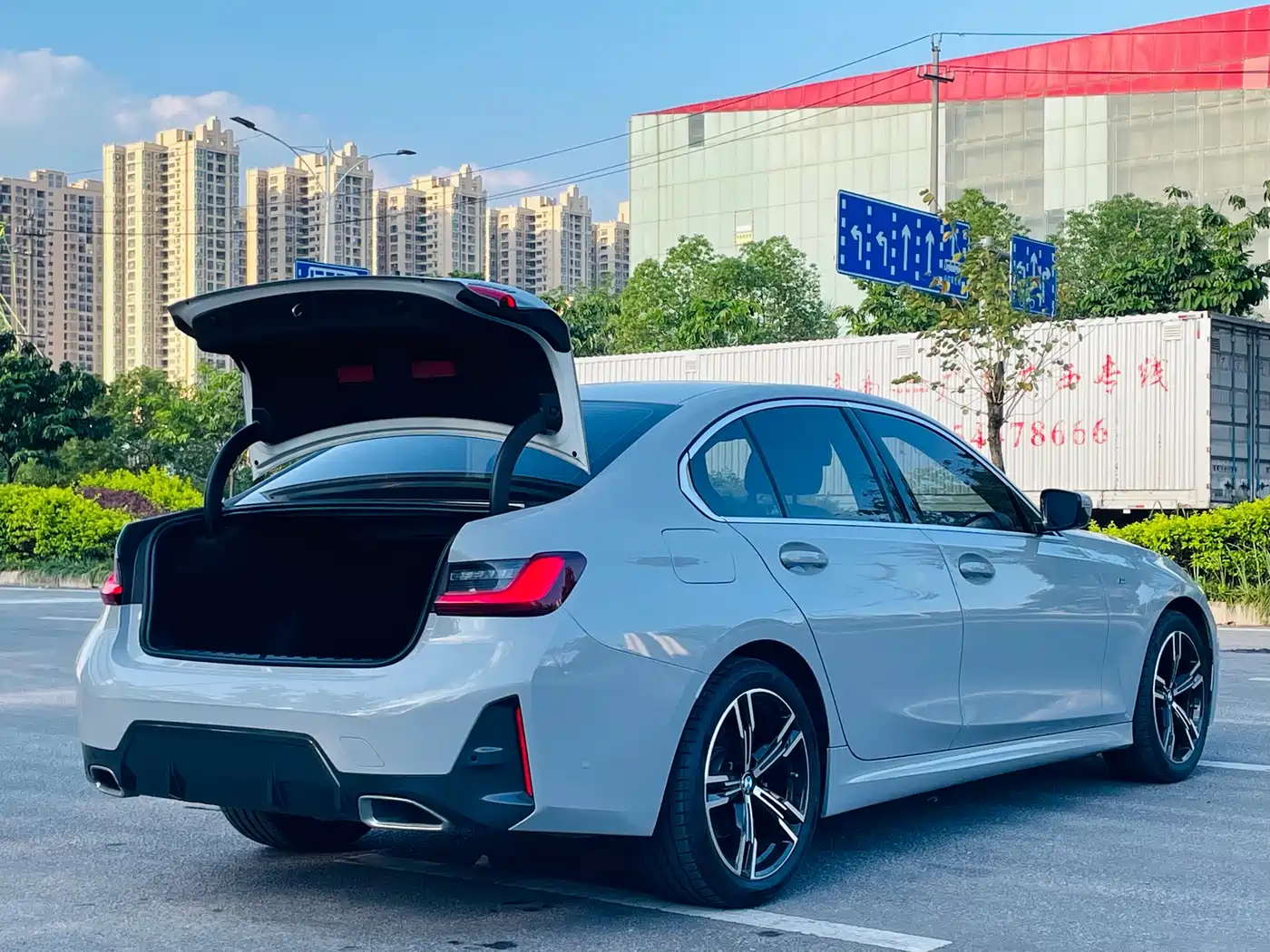 BMW 3 Series 2024 325i M Sport Package фото 10