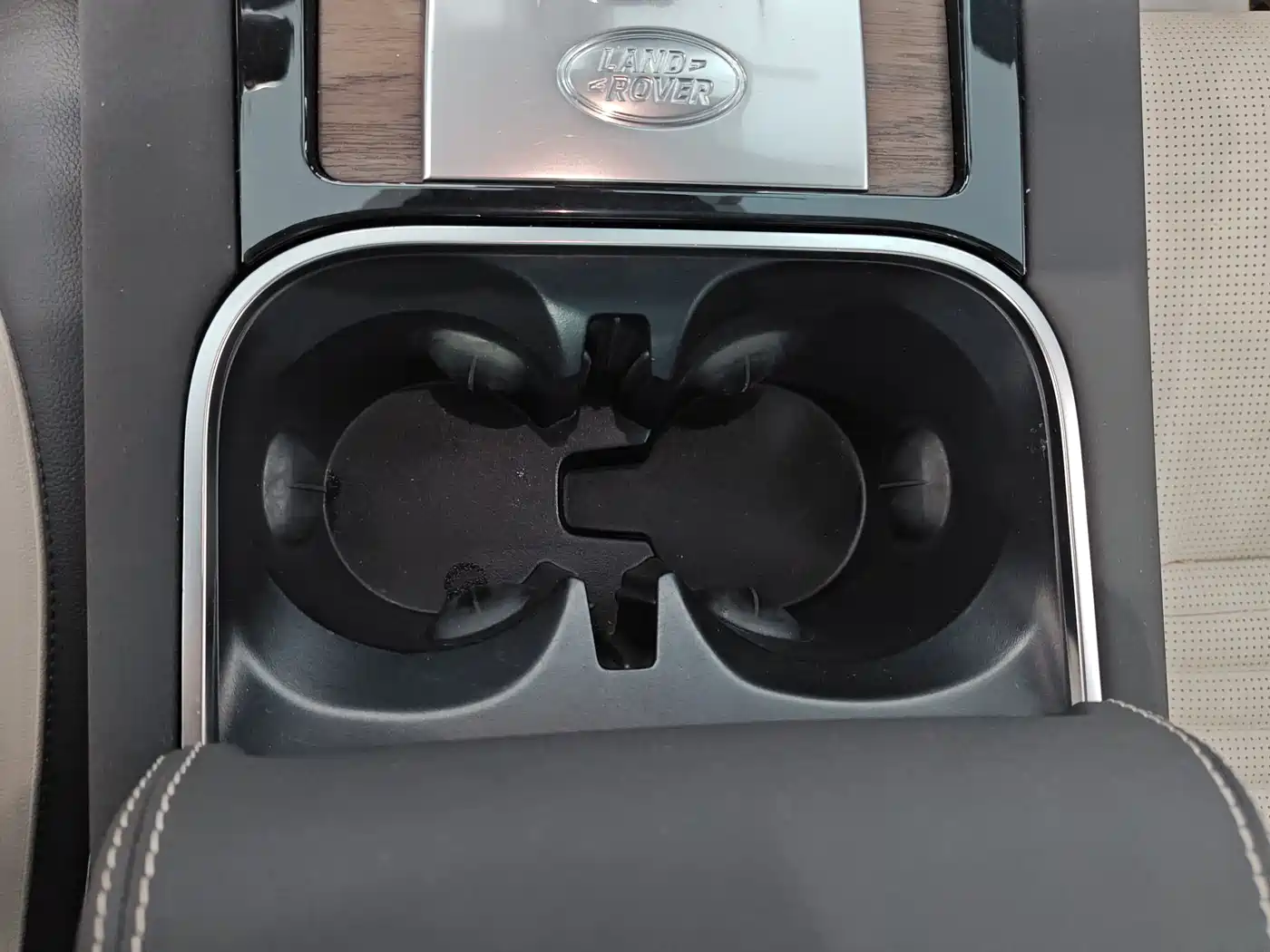 Land Rover Discovery Sport 2022 Model 249PS R-Dynamic S Performance Edition 5-Seater фото 17