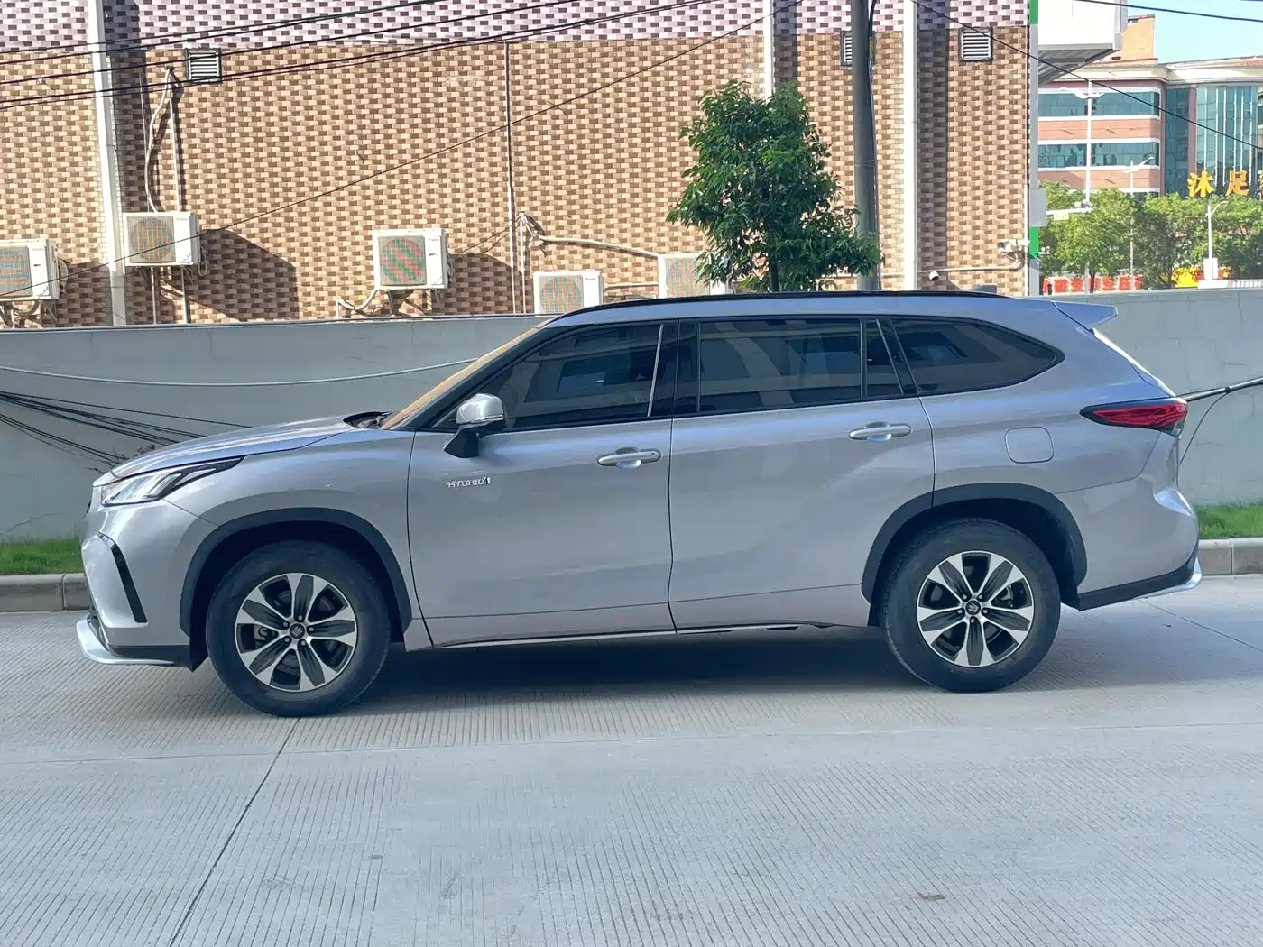 Toyota Crown Kluger 2022 2.5L HEV 2WD Elite Edition фото 4