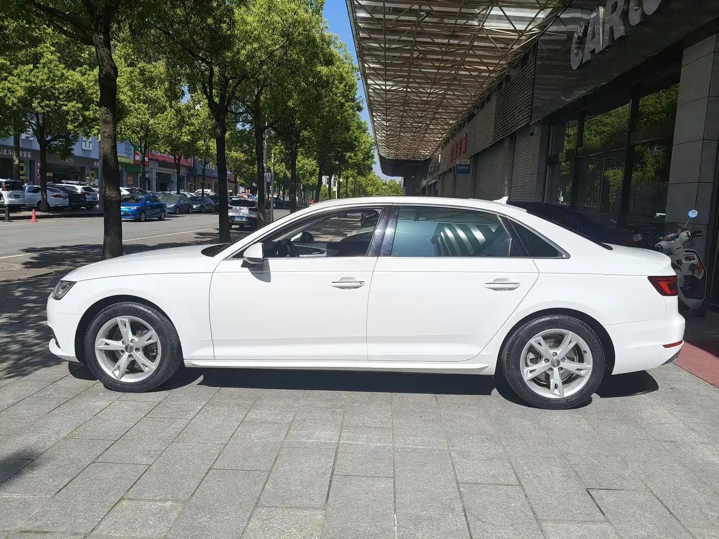 Audi A4L 2017 Plus 40 TFSI Fashion фото 9