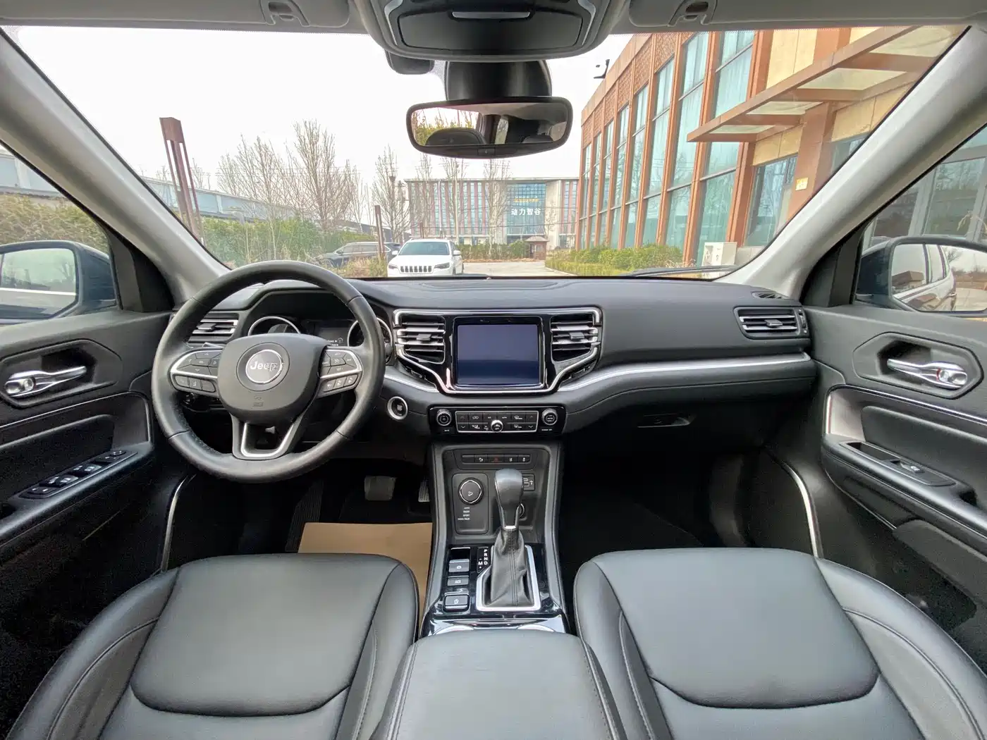 JEEP GRAND COMMANDER