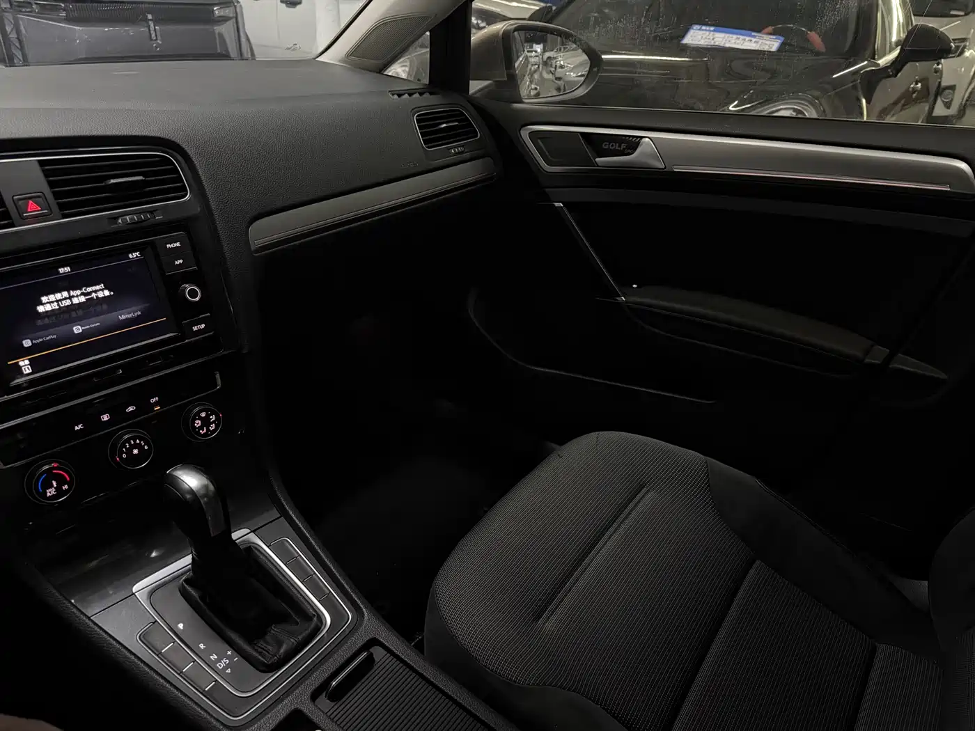 Volkswagen Golf 2019 280TSI DSG Comfort (China V) фото 10