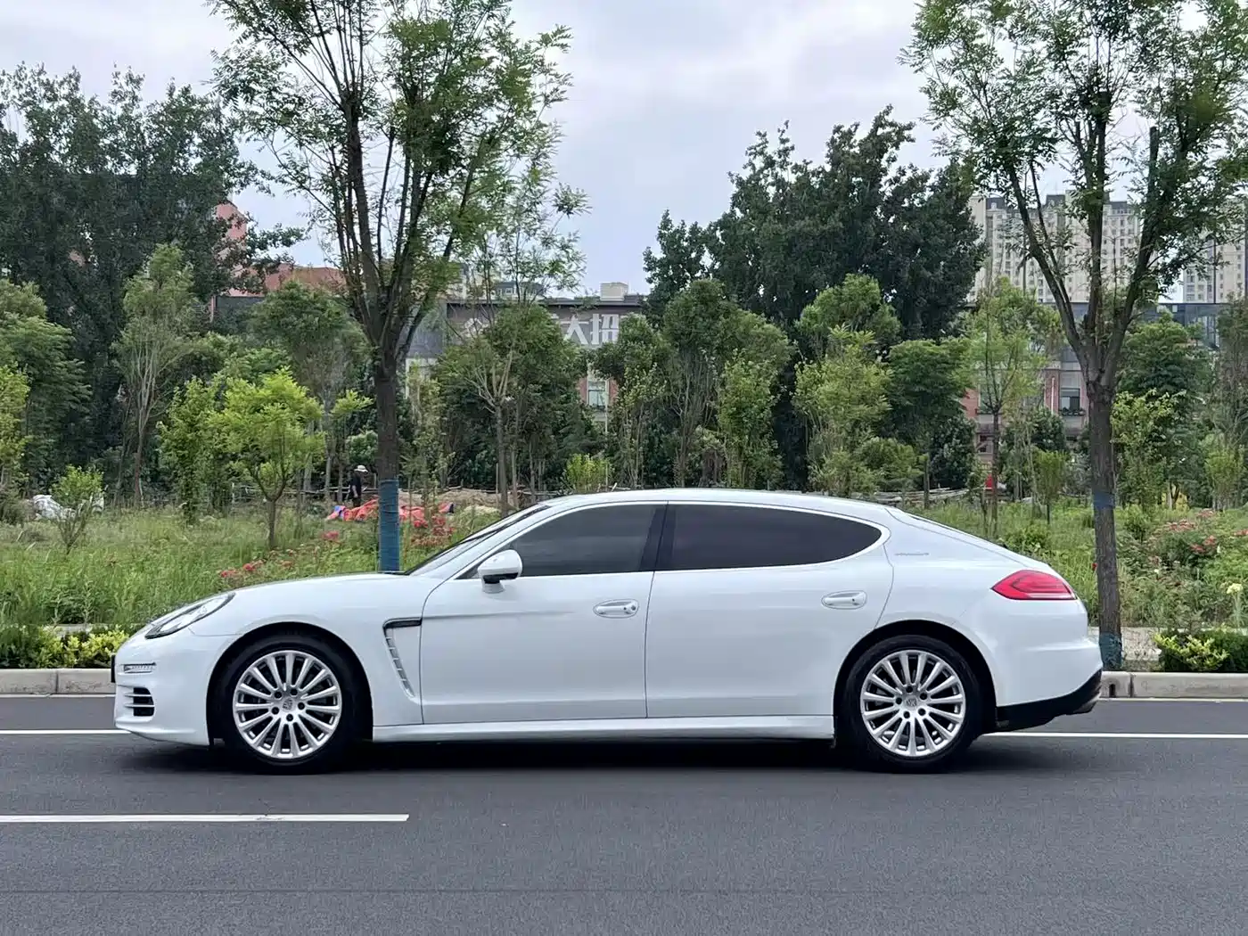 Porsche Panamera 2014 Panamera Executive 3.0T фото 21