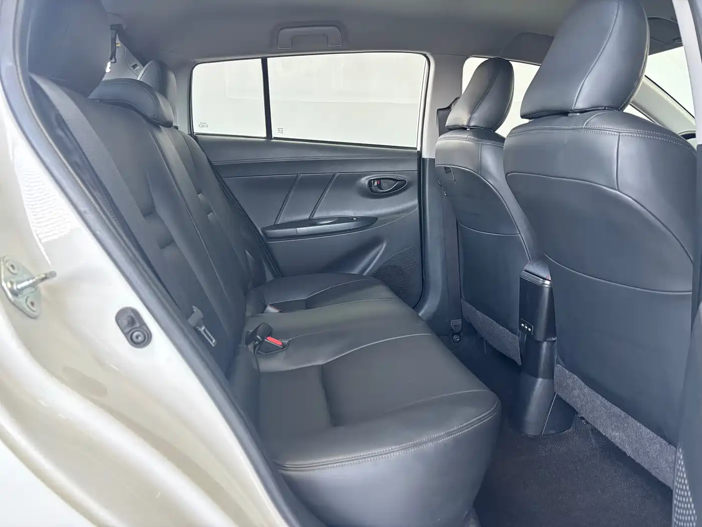 Toyota Vios FS 2022 1.5L 20th Anniversary Edition фото 8