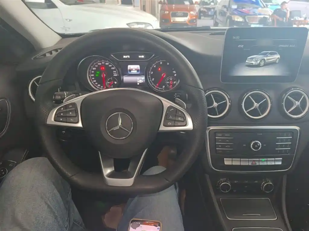 Mercedes-Benz GLA 2019 GLA 200 Dynamic фото 6