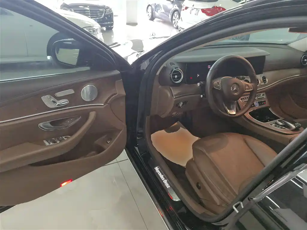 Mercedes-Benz E-Class 2018 Facelift E 300 L Luxury фото 12