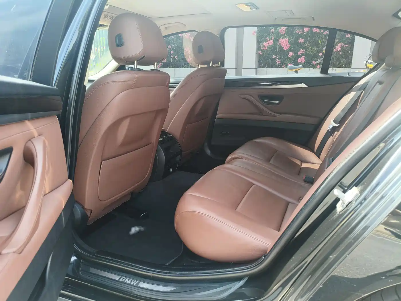BMW 5 Series 2014 525Li Leading фото 6