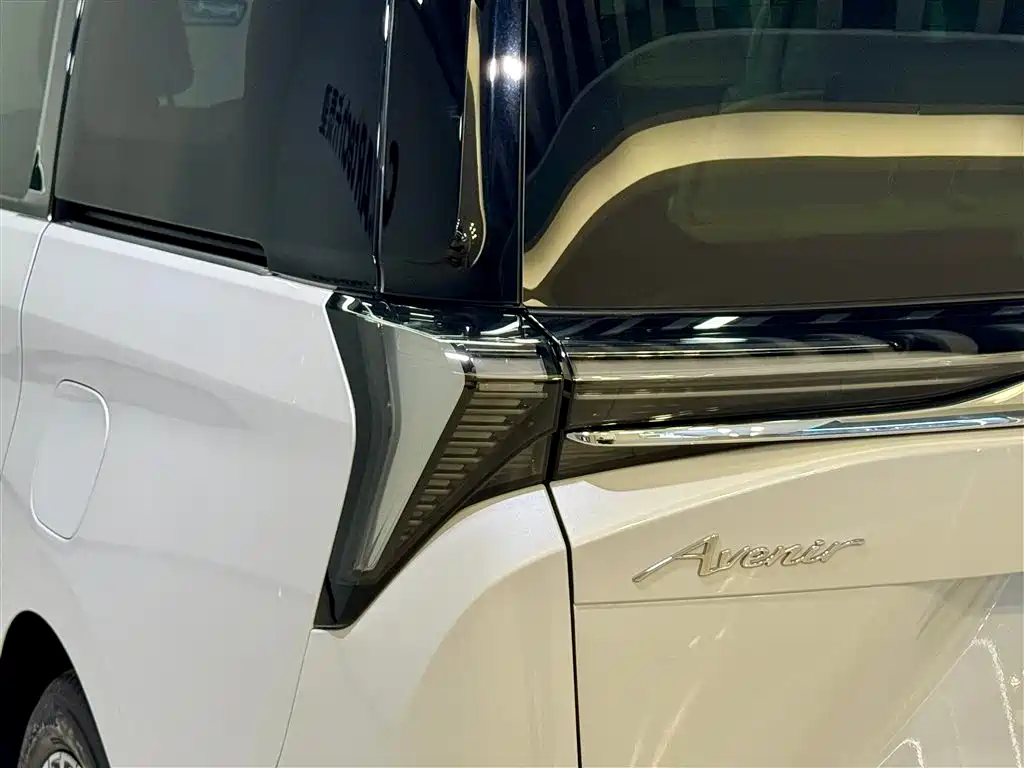 BUICK GL8 NEW ENERGY