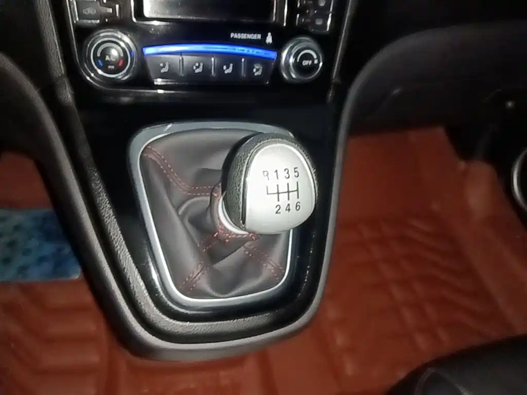 Haval H6 2017 Classic 1.5T Manual 2WD Urban Edition фото 14
