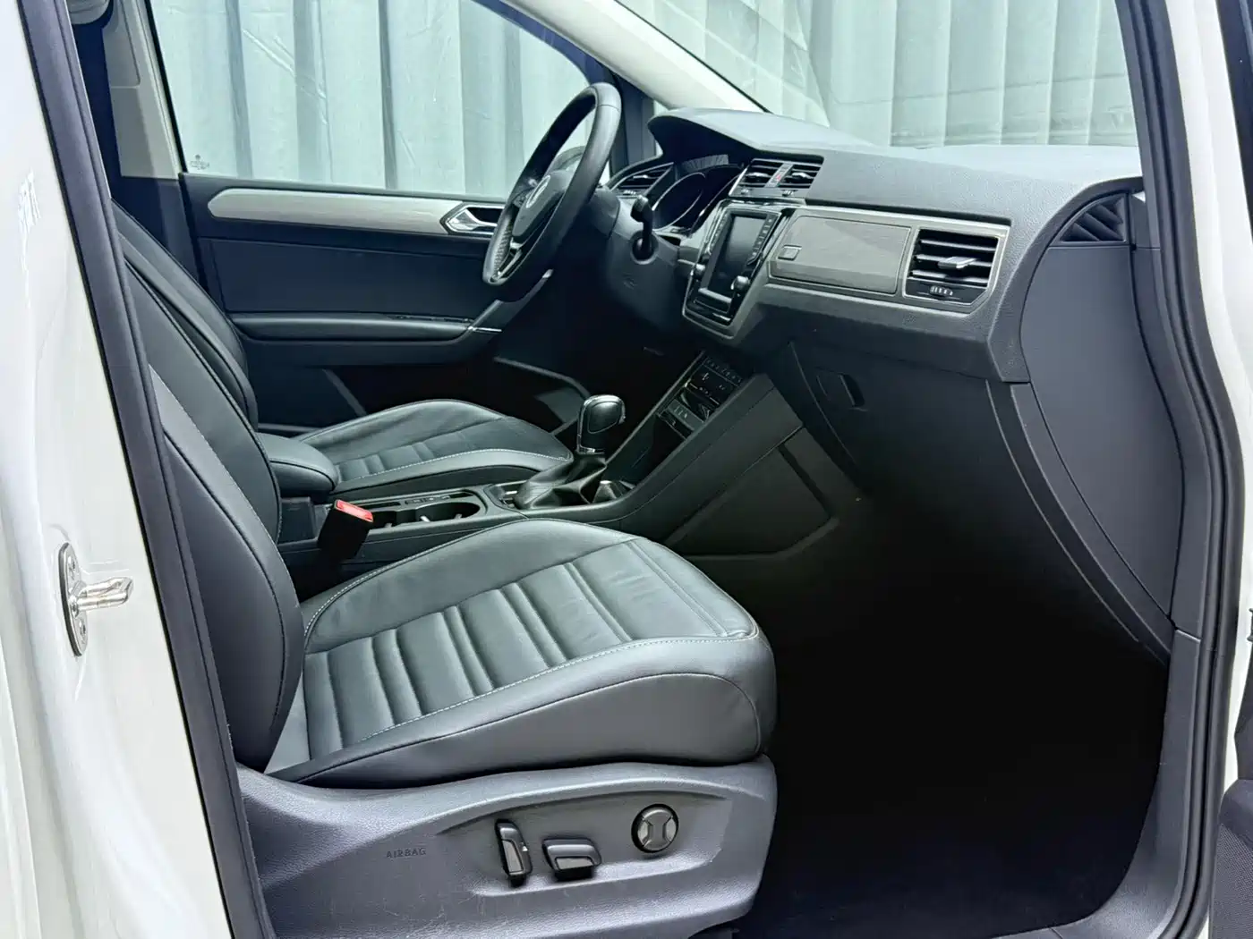 Volkswagen Touran 2023 2022 Touran L 280TSI DSG Explorer 6-seater