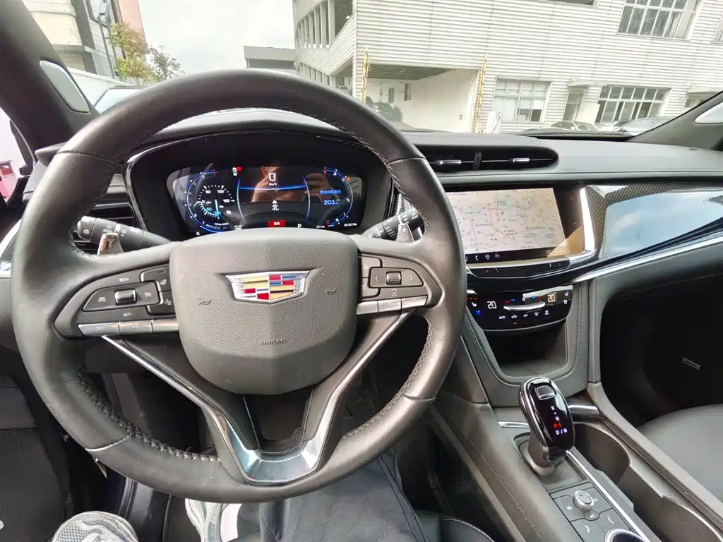 Cadillac XT6 2025 2.0T 6-Seater AWD Executive Black Label Edition фото 7