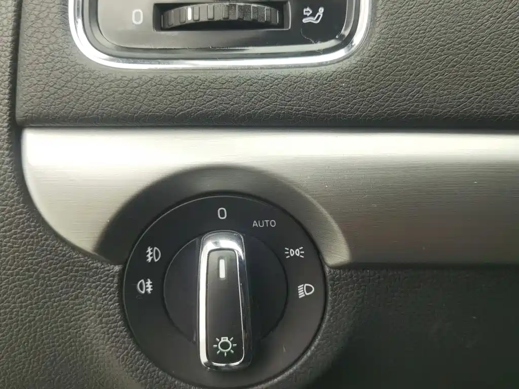 Škoda Yeti 2018 2017 TSI300 DSG Premium Edition