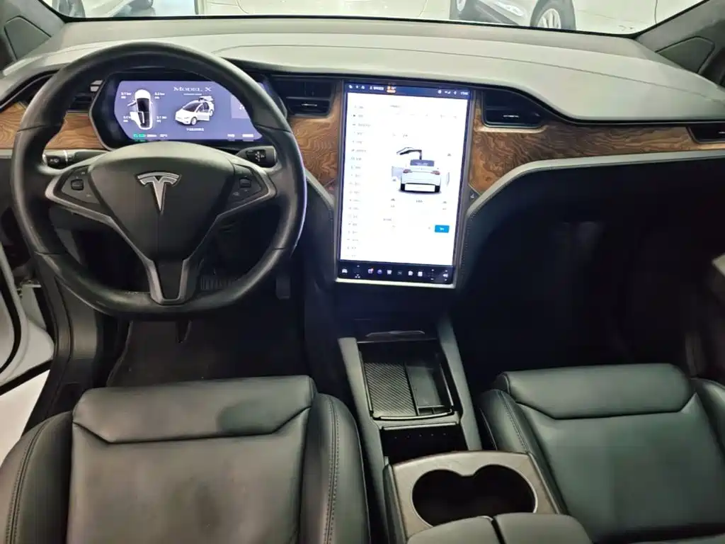 Фото 6 - Tesla Model X