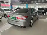 Фото 7 - Toyota Camry