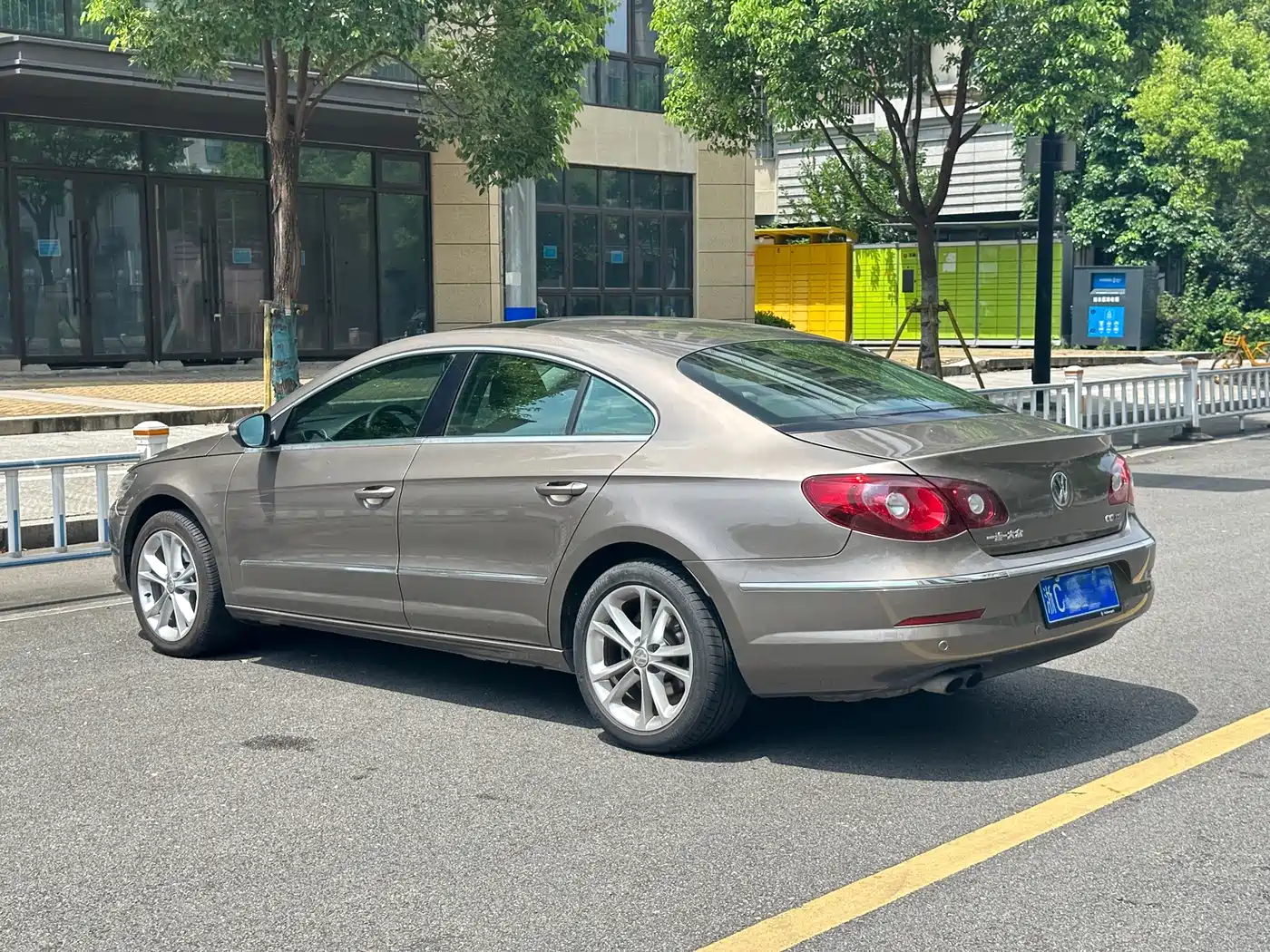 صورة 12 - Volkswagen FAW-Volkswagen CC