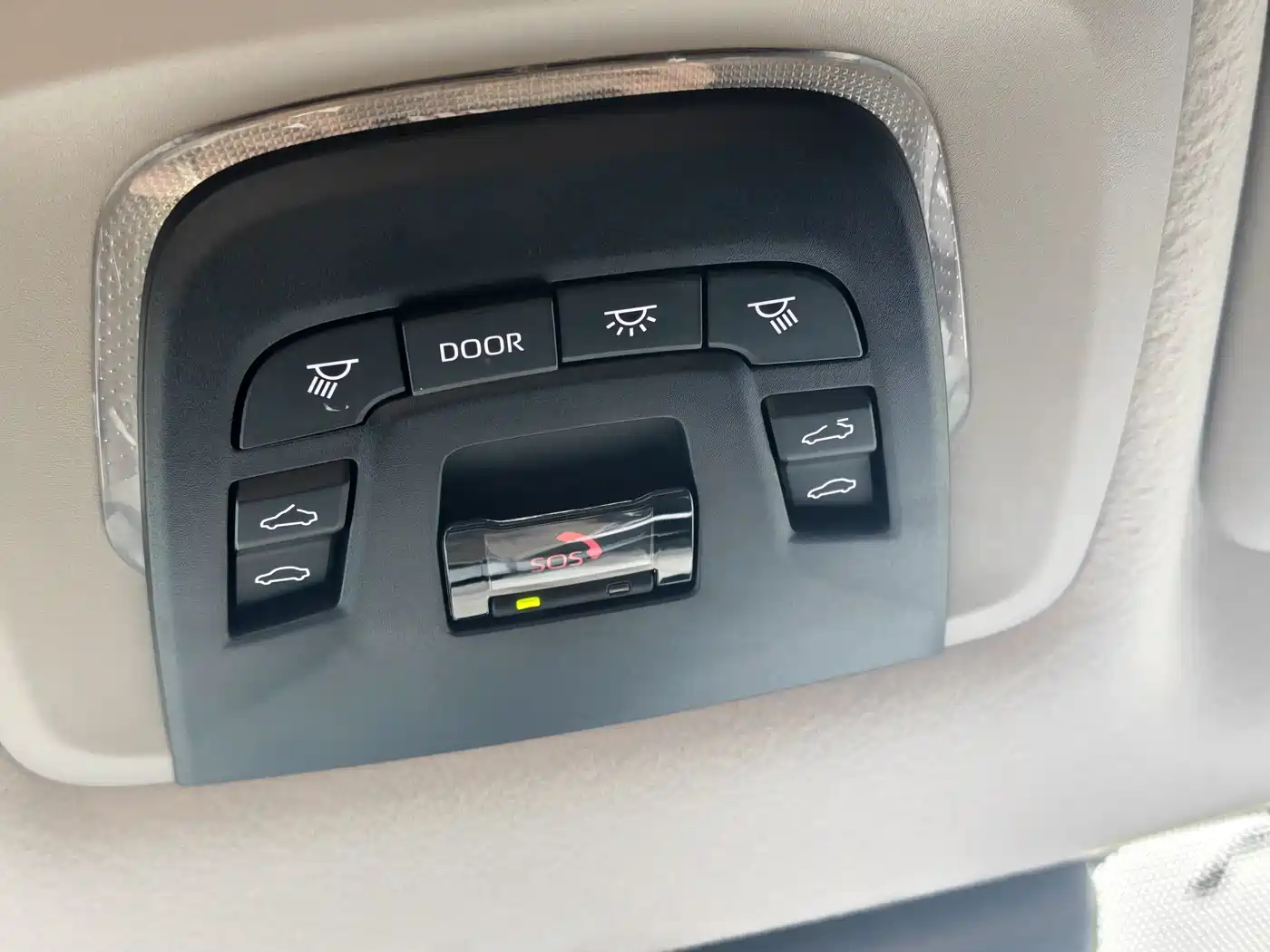 Toyota Frontlander 2023 2.0L CVT Luxury Edition фото 25