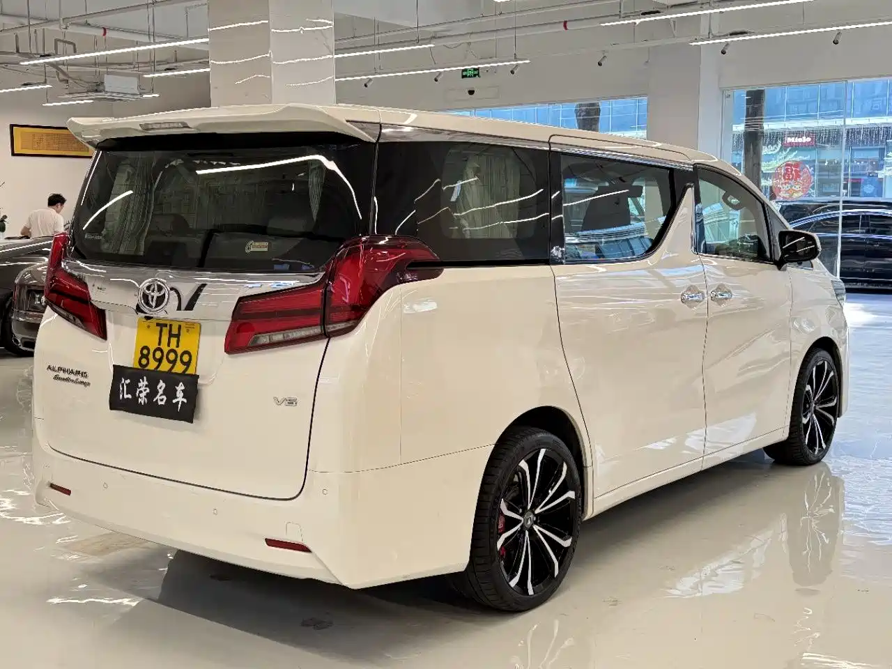 Toyota Alphard 2018 3.5L Premium фото 8