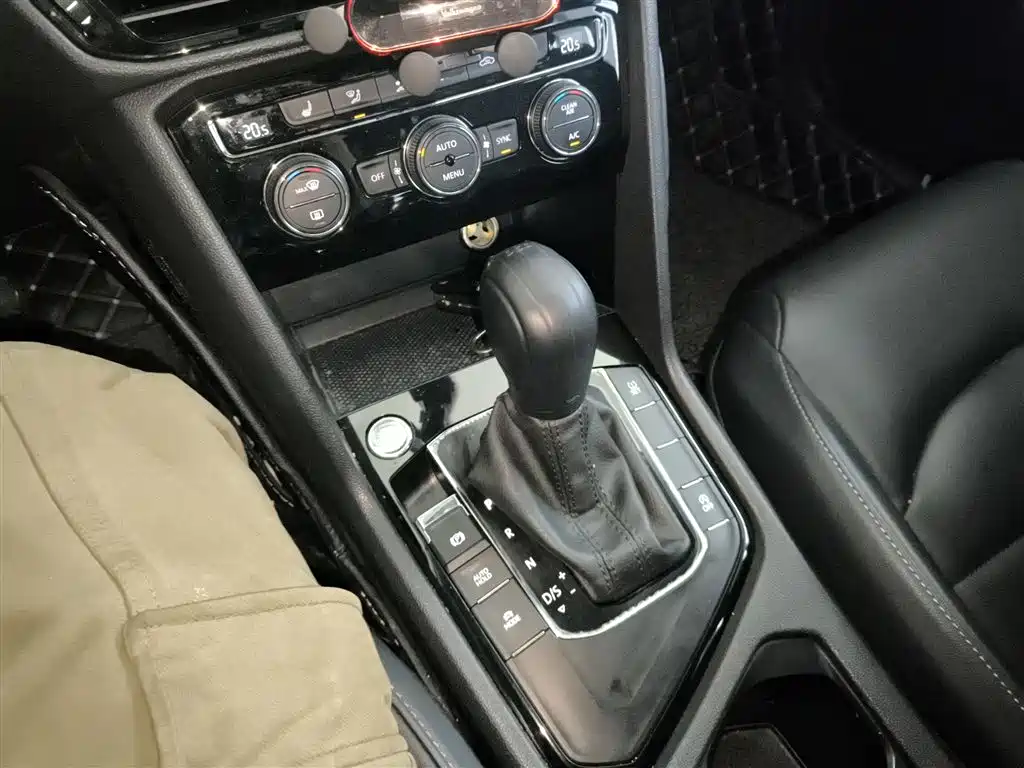 Volkswagen Tharu 2020 280TSI 2WD Luxury Edition China VI фото 14