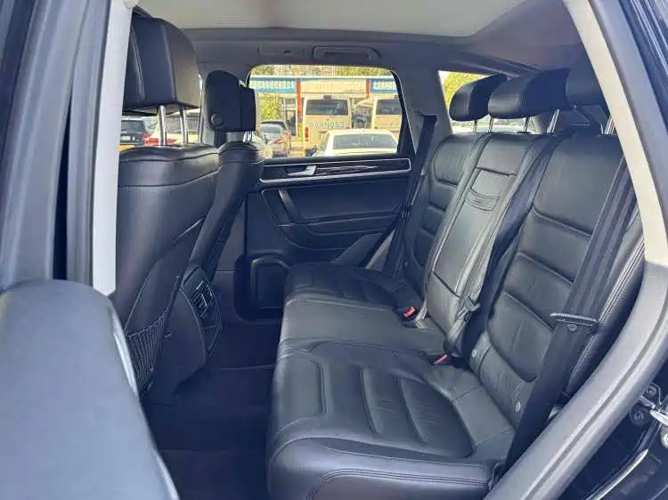 Volkswagen Touareg 2011 3.0TSI Standard фото 7