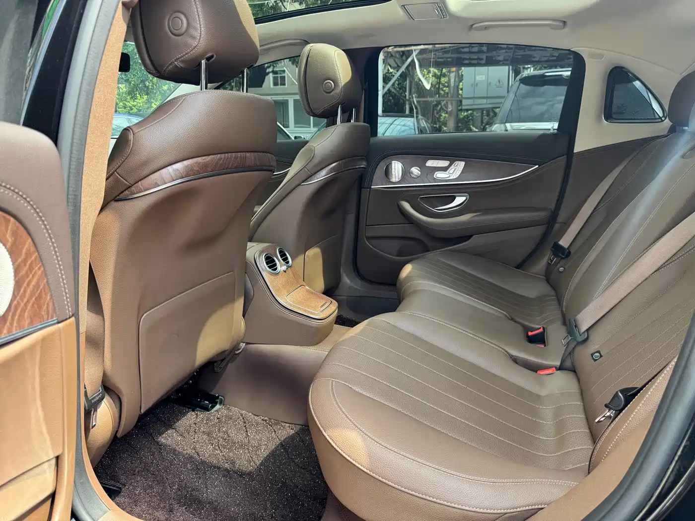 Mercedes-Benz E-Class 2023 E 300 L Luxury фото 6