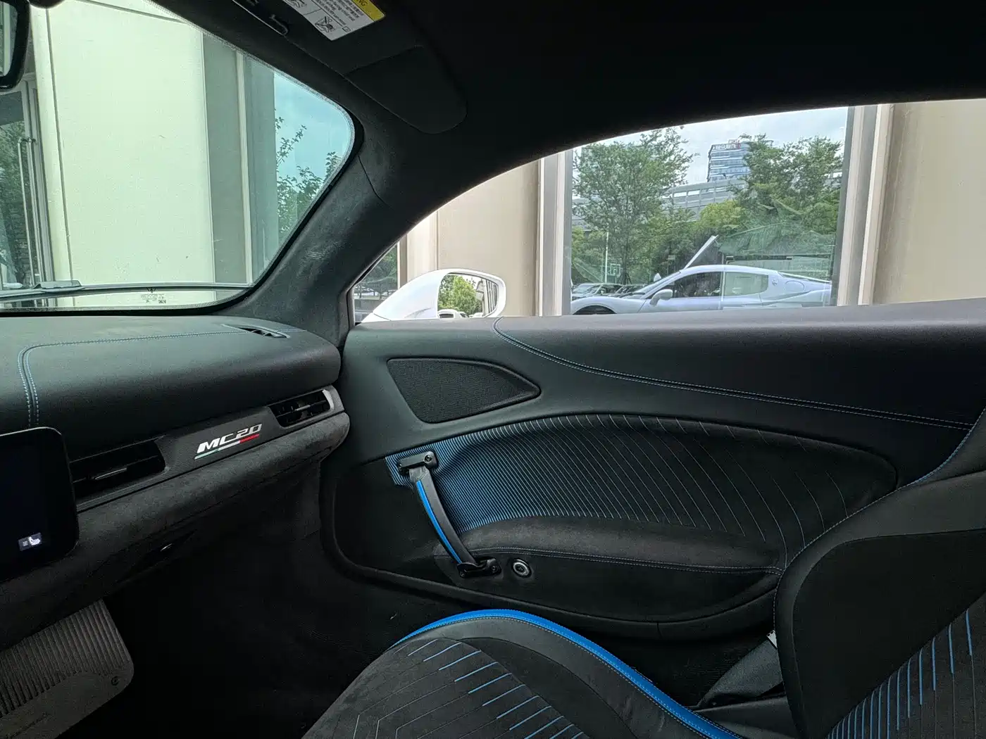 Maserati MC20 2020 3.0T Standard Edition фото 20