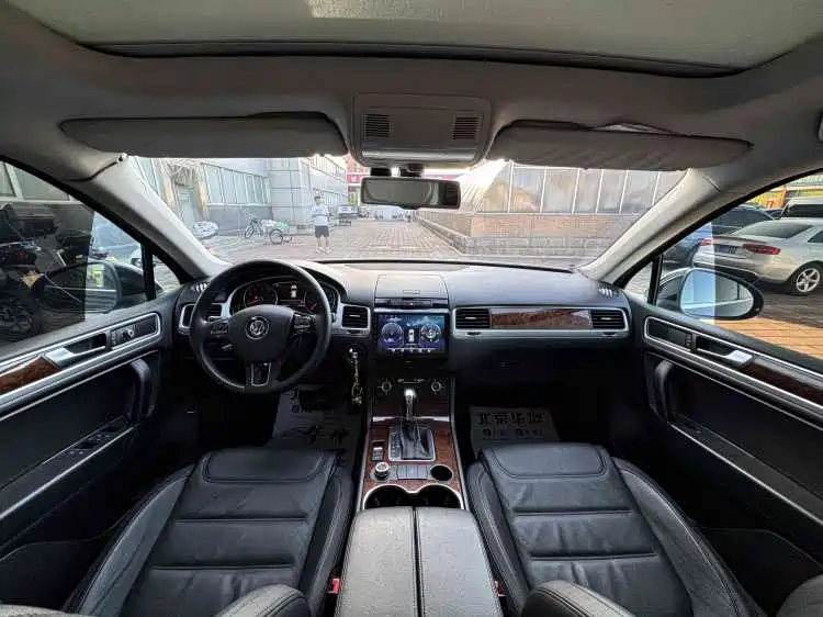 Volkswagen Touareg 2011 3.0TSI Standard фото 4