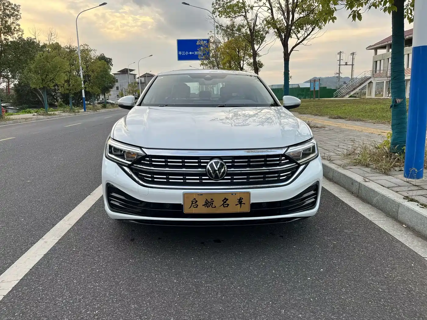 Volkswagen Sagitar 2023 Model Year 200TSI DSG Surpass Edition фото 2