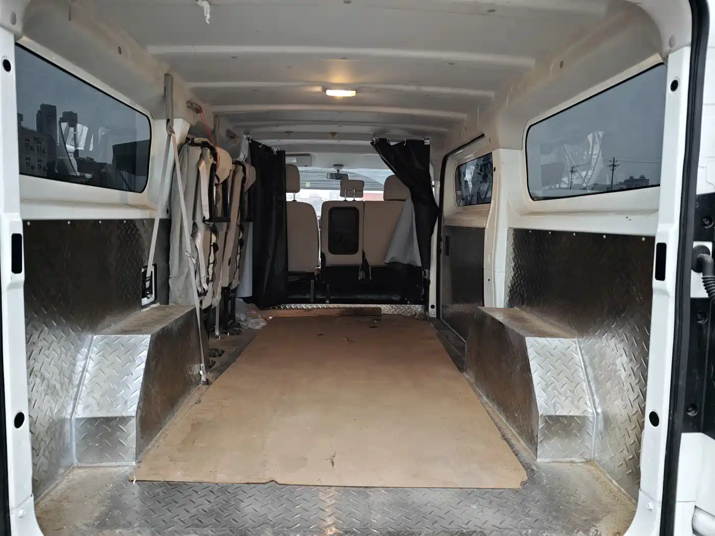 CHANGAN ACROSS THE STARLIGHT EV