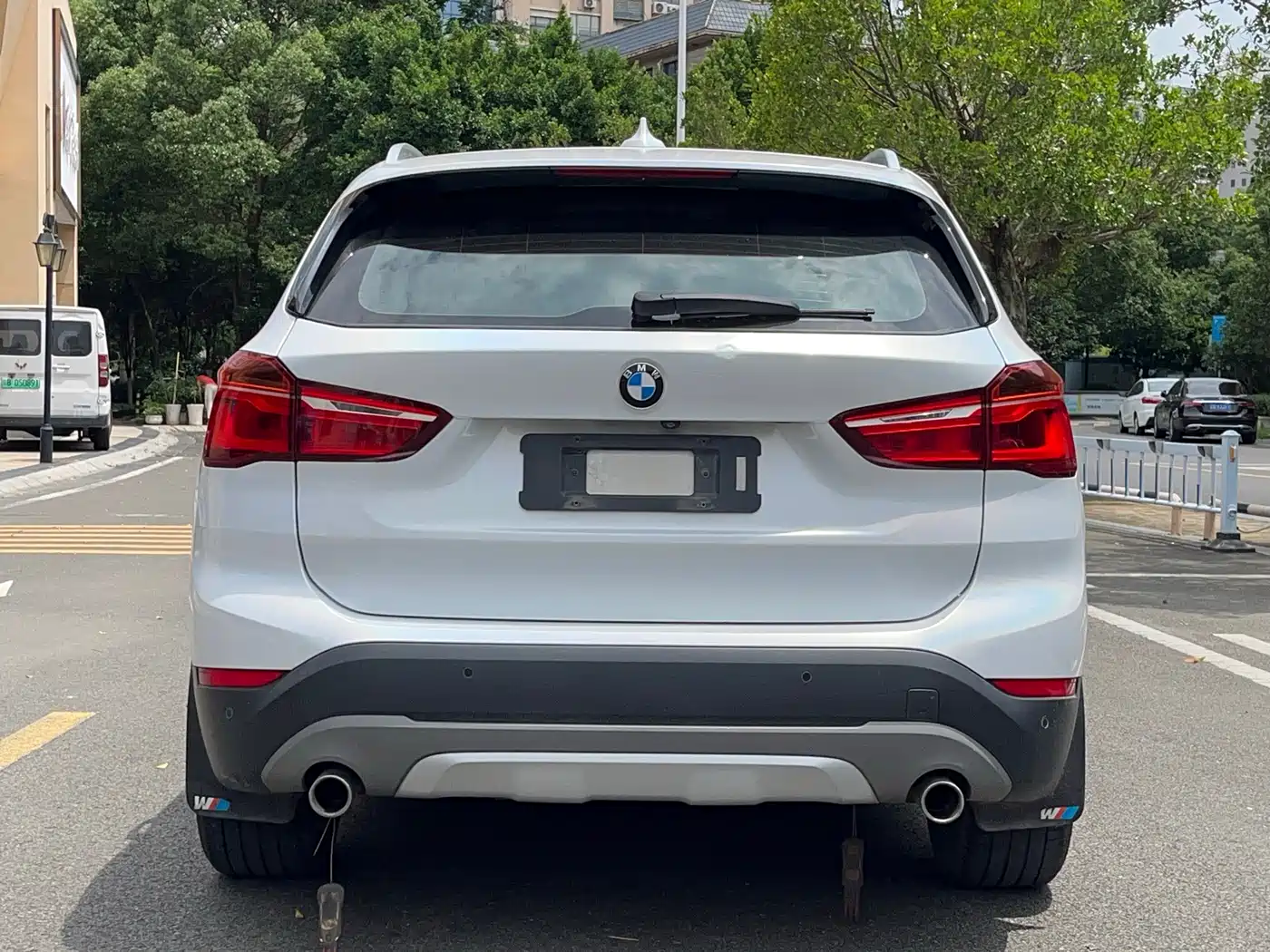 BMW X1 2018 xDrive20Li Premium Model фото 5