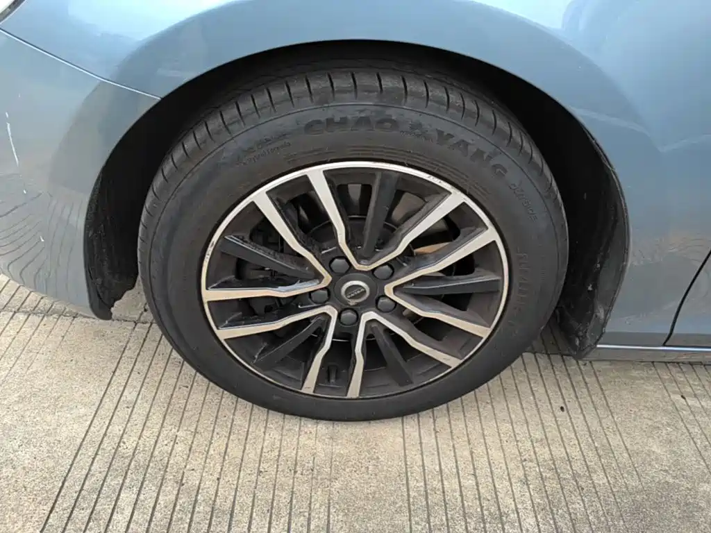 Фото 23 - Volvo V40