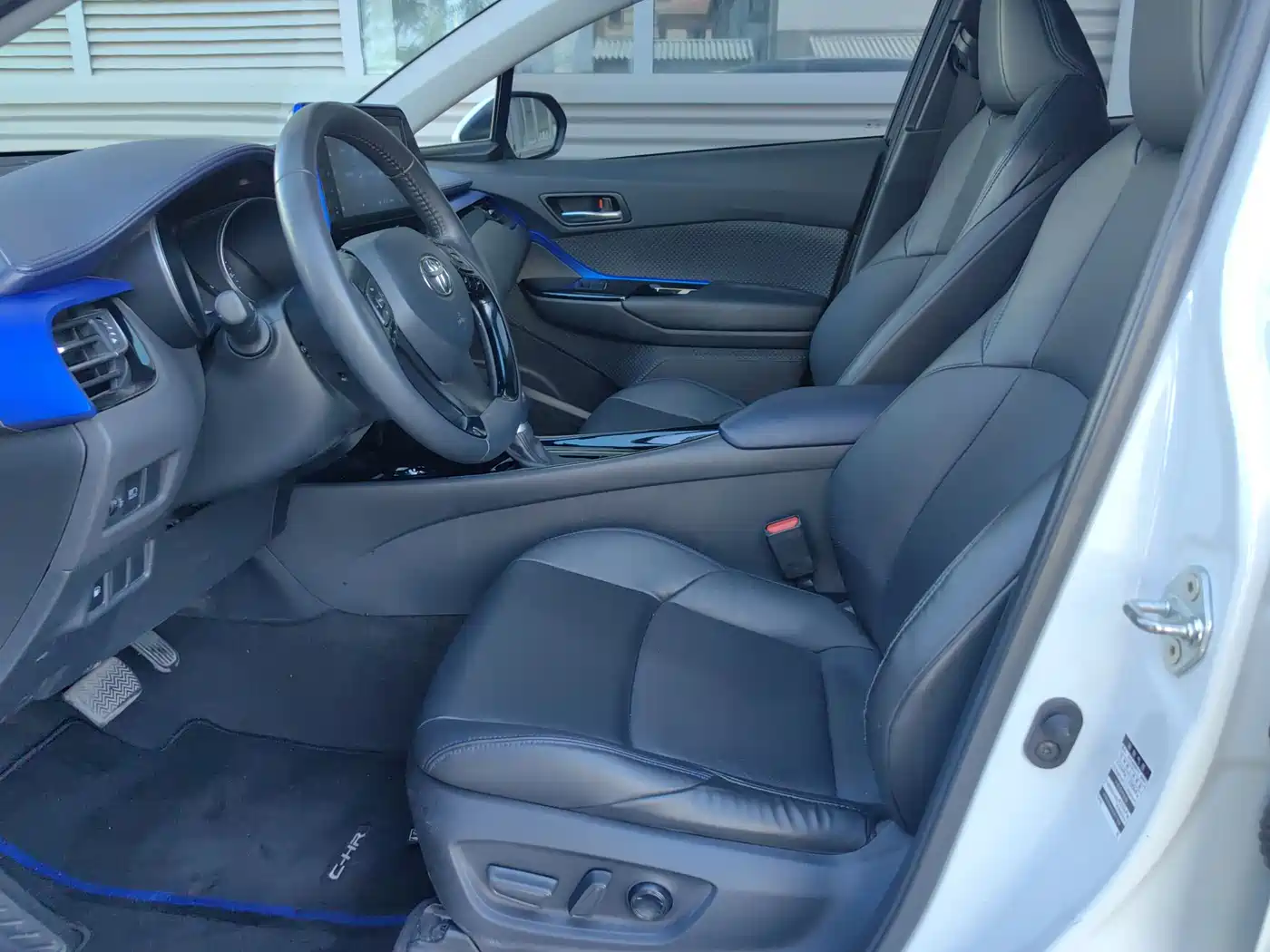 Toyota C-HR 2022 2.0L Leading Edition фото 12